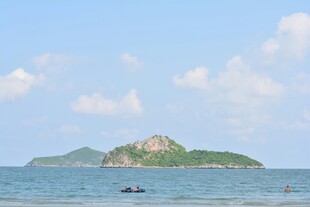 海上孤岛美景