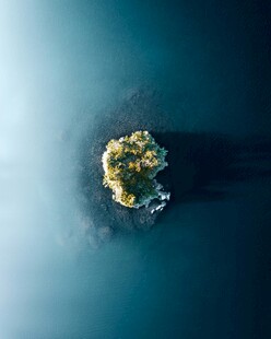 海上孤岛俯瞰图