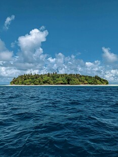 海上绿岛 蓝天碧波美景