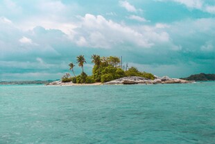海上小岛风光
