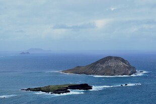 海上孤岛美景