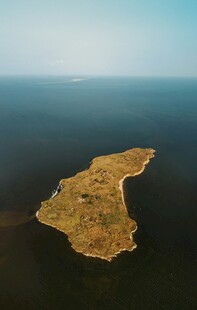 海中孤岛俯瞰图
