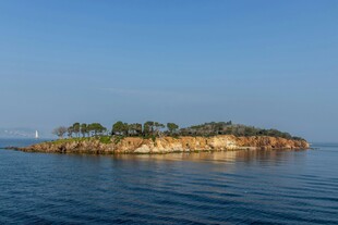 海上孤岛风光