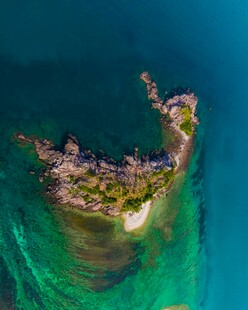 海岛风光 海水环绕的美丽岛屿