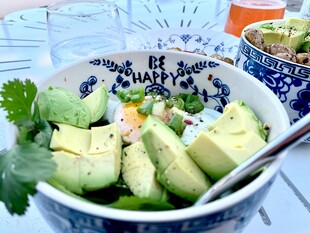 美味牛油果沙拉碗