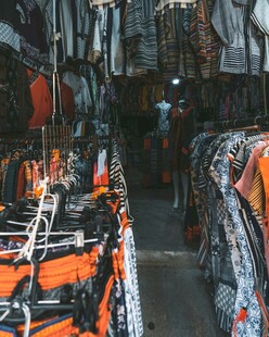 户外装备店内景展示