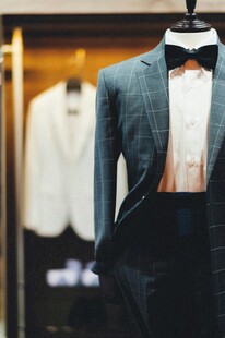 男士西装套装展示