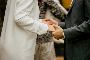 新人牵手