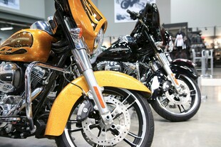 炫酷双摩托车展示