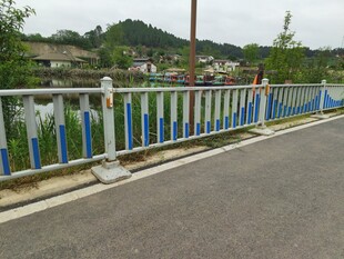 道路护栏