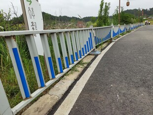 护栏