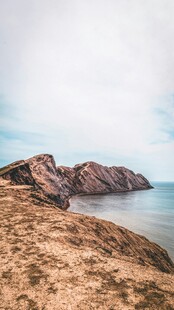 海边嶙峋岩石风景
