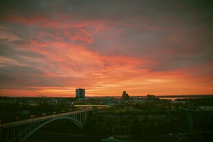 城市黄昏美景