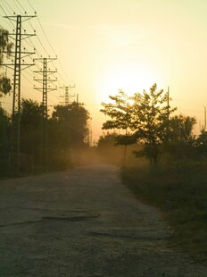 夕阳下的乡间小路