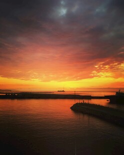 海边绚丽日落美景
