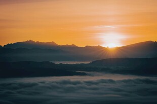 日出云海壮丽美景