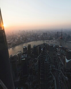 上海城市天际线日落美景