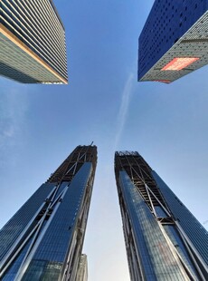 仰观都市摩天大楼