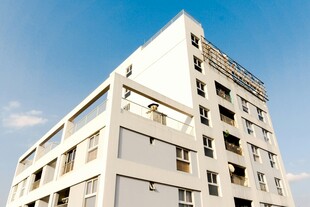 现代简约风格白色办公楼