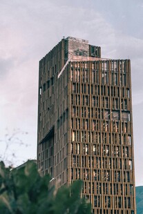 现代风格高楼建筑外观