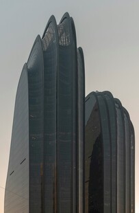 现代风格摩天大楼外观