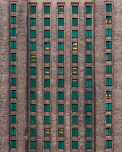 高楼密集的城市建筑景观