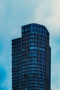 现代高楼大厦外观景致