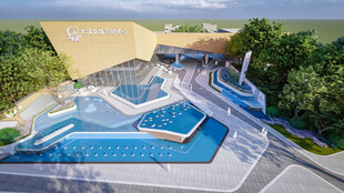 豪华游艇上的露天泳池