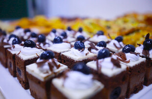 精致蓝莓奶油小甜点