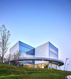 现代风格的独特建筑外观