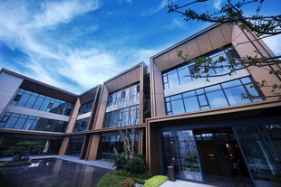 现代风格办公建筑外观