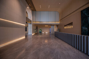 现代风格宽敞室内走廊空间