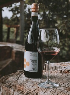 红酒与酒杯