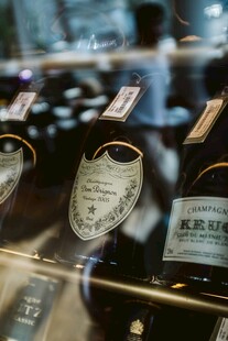 多样精美酒瓶展示