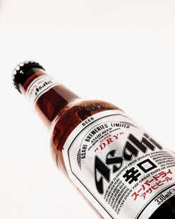 朝日啤酒瓶特写