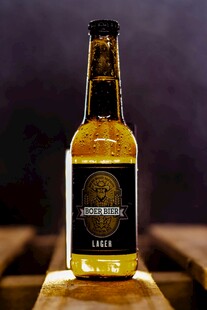 精致瓶装啤酒展示