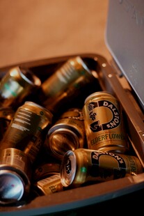 罐装啤酒