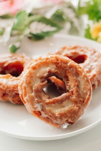 美味酥脆环形糕点