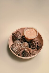 美味甜点配蘸酱