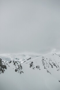 雪山远景
