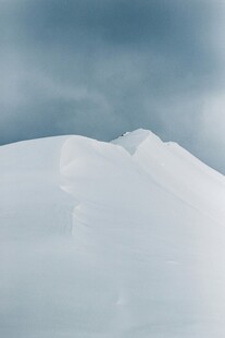 雪山之巅美景
