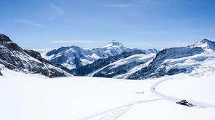 雪山壮丽风光