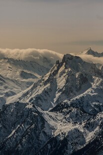 壮丽雪山景观