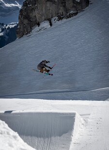 空中滑雪特技精彩瞬间