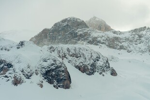 雪山壮丽景致