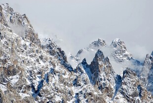 雪山壮丽景致