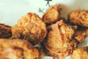 美味炸物 色泽诱人的鸡块
