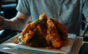 美味诱人的特色炸鸡料理
