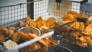 美味诱人的油炸食物展示