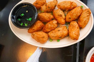 香酥炸物配蘸料
